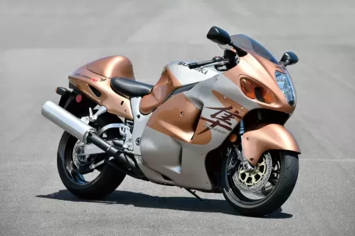 1999-hayabusa-1st-gen-diagonal.webp